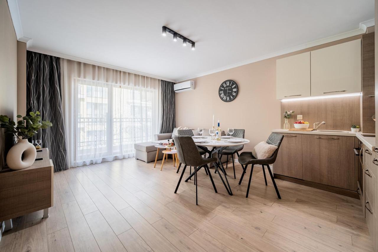 Comfy Luxury Center Apartment Varna Luaran gambar