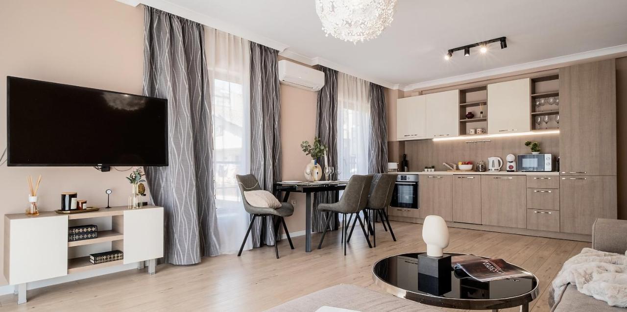 Comfy Luxury Center Apartment Varna Luaran gambar