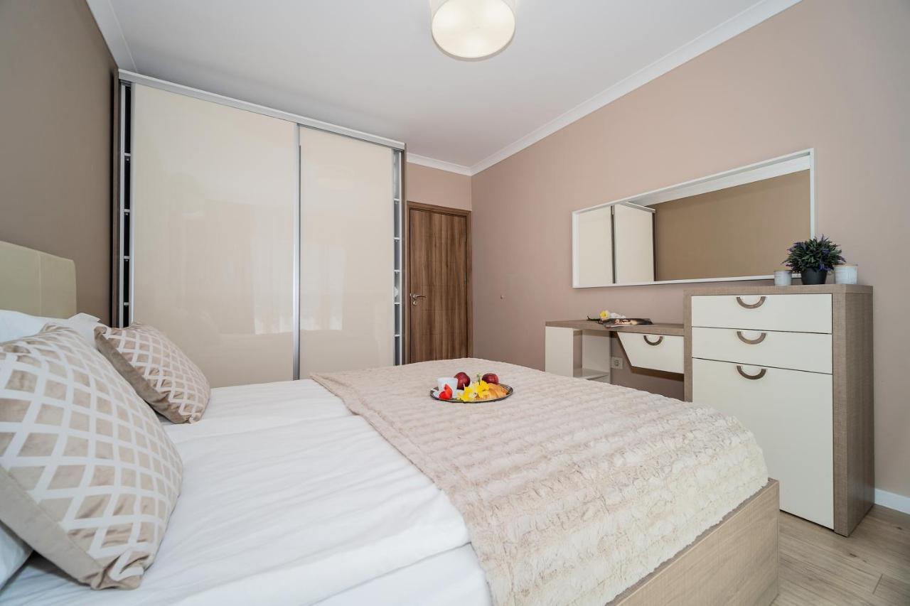 Comfy Luxury Center Apartment Varna Luaran gambar